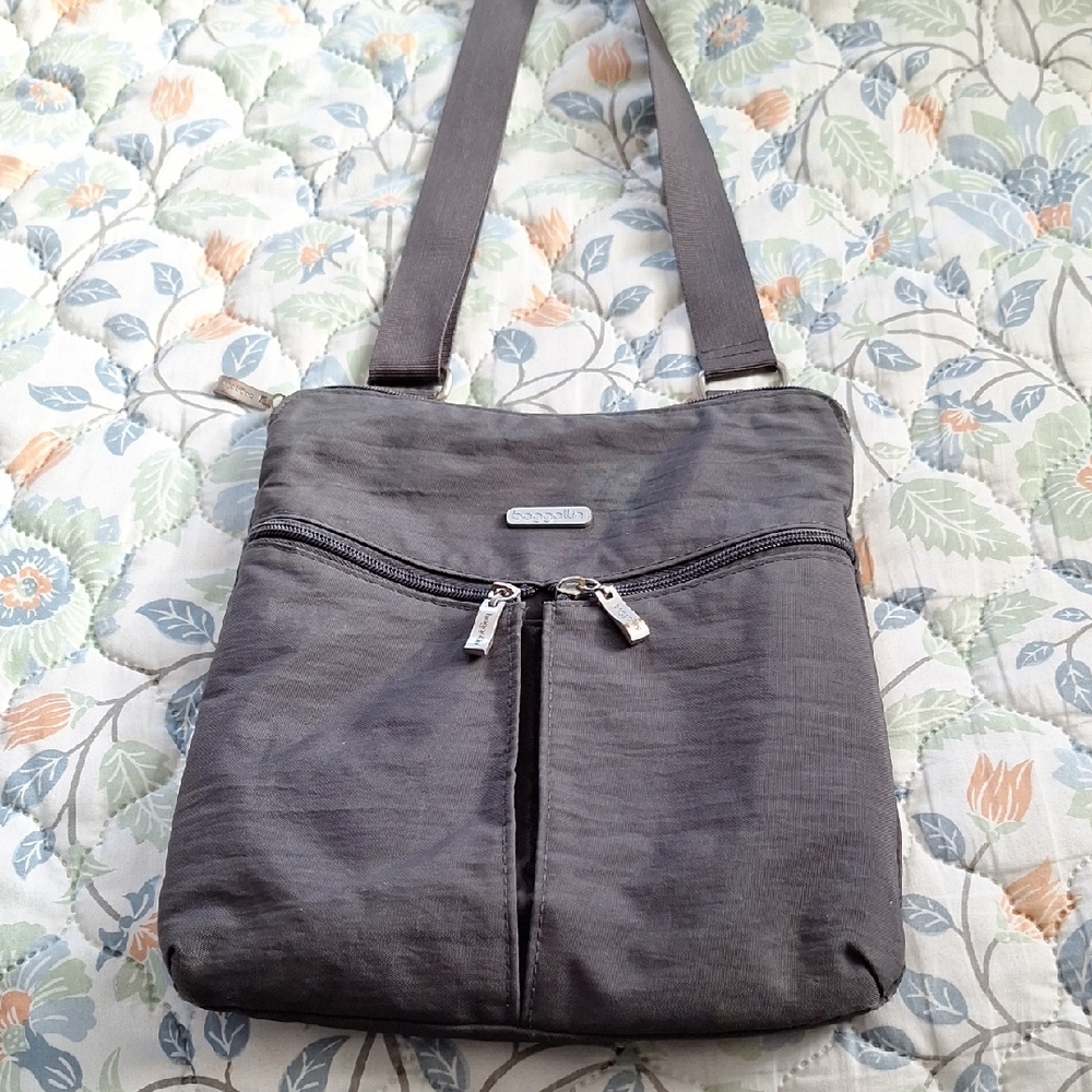 Baggallini Gray Crossbody Bag